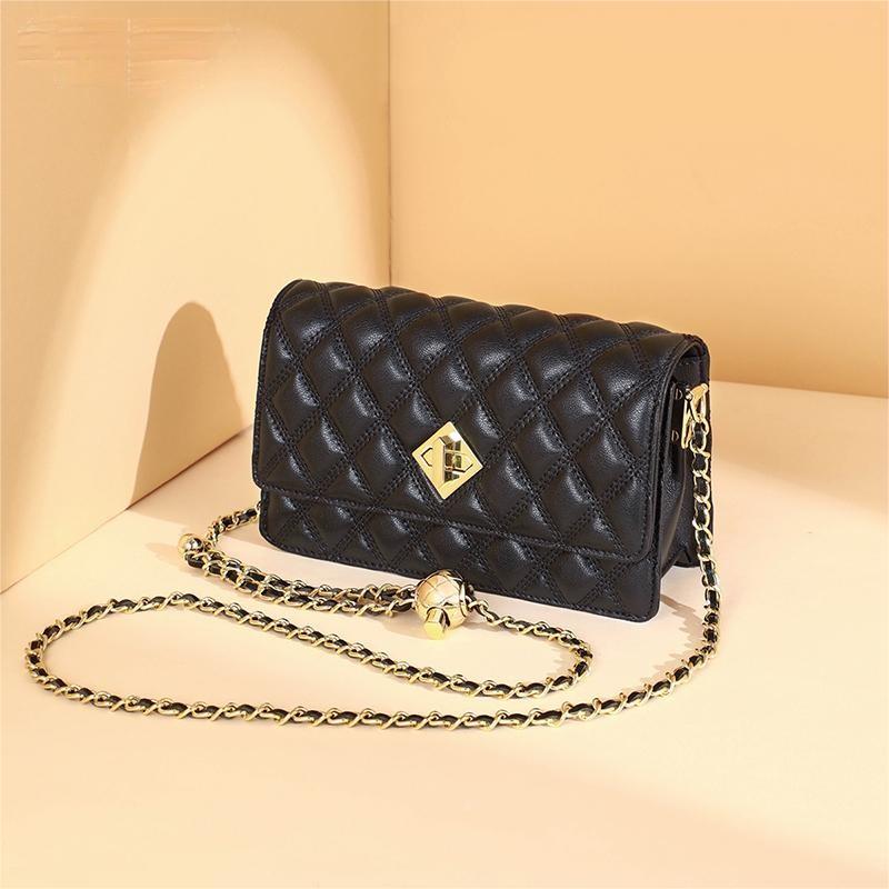 2023 Women's Chain Crossbody Leather Underarm Conch Bag
